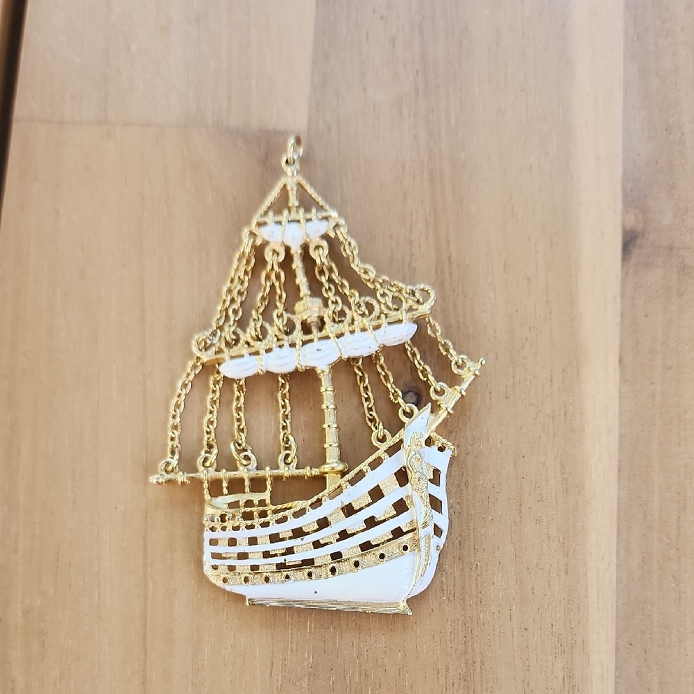 J. Jay Jonette Pirate Ship Pendant 3.5 in.